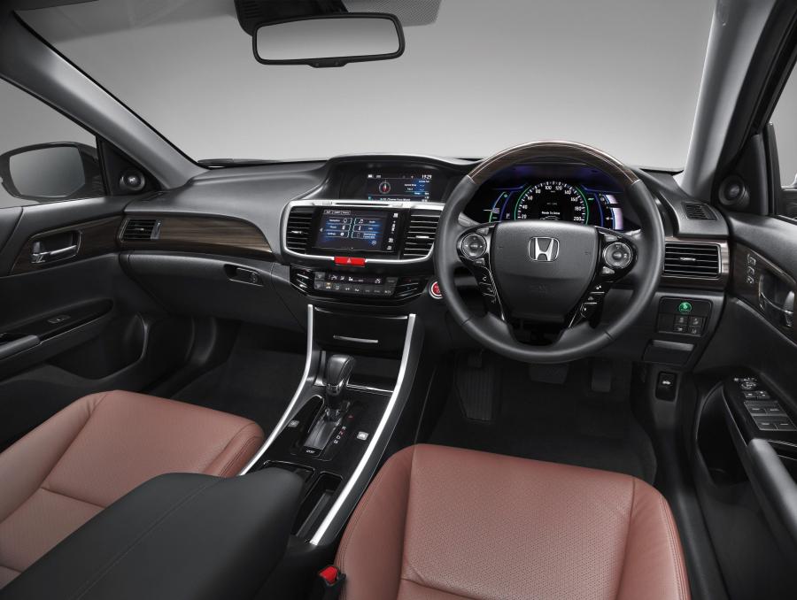 Торпедо Honda Accord Hybrid (CR) 2016 года  (TH) (фото 2 из 6)